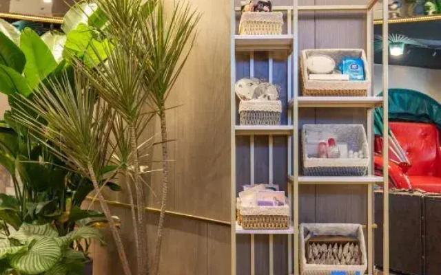 ZMAX HOTELS (Tianjin Five Old Street, Xi Nan Lou, metro station shop)