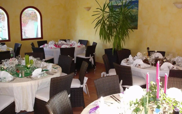 Logis Hotel Uzes Pont du Gard