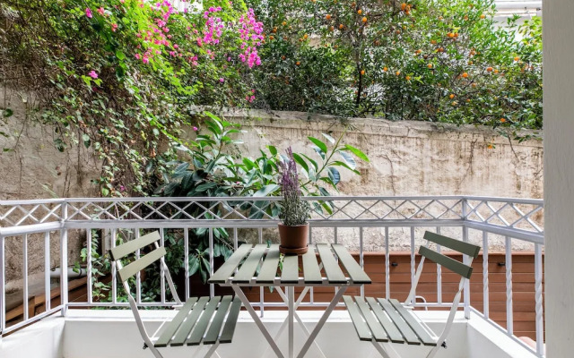 Lyndon Deluxe Studio Athens Escape