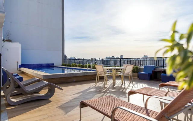 Vista Incrível com piscina e academia