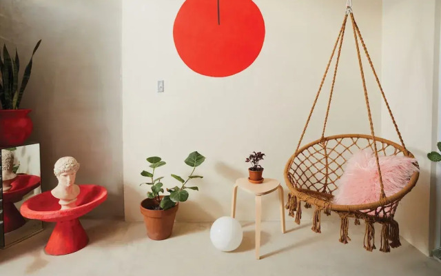 MOOD HAUS by DW - 70's Retro Stays