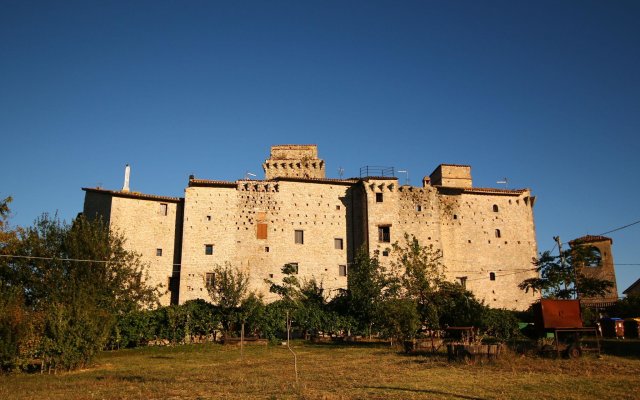 Stunning Castle in Gualdo Cattaneo with Shared Swimming Pool