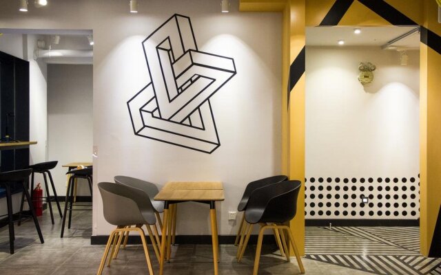 Metro Hub Hostel