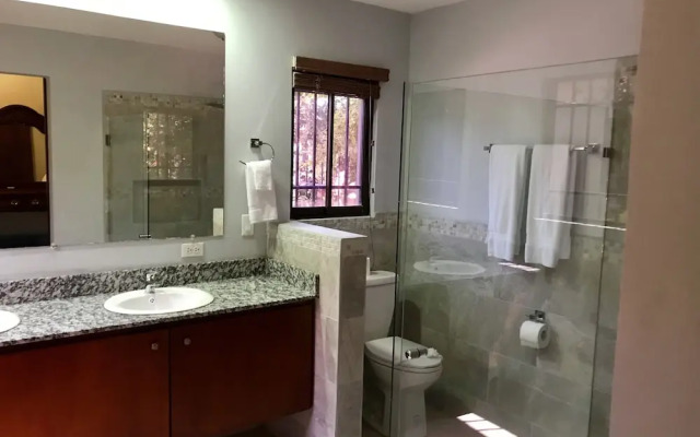 Casa Suenos: Iconic 4BR Home with Private Pool by RedAwning