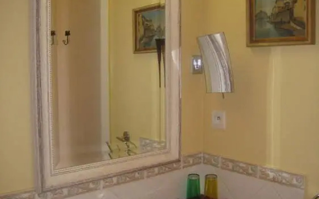 La Maison De Navarre