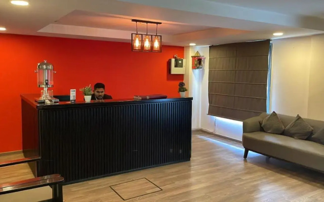 Saltstayz Express - Golf Course Road & DLF Phase-1