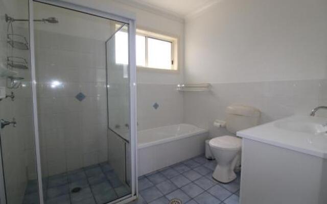 Breakers 1, 13 East Street