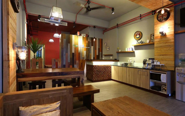 Corner House - Hostel