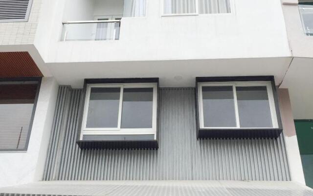 M-H Apartment Hotel