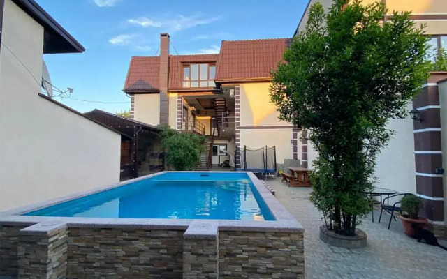 Guest house Nadezhda