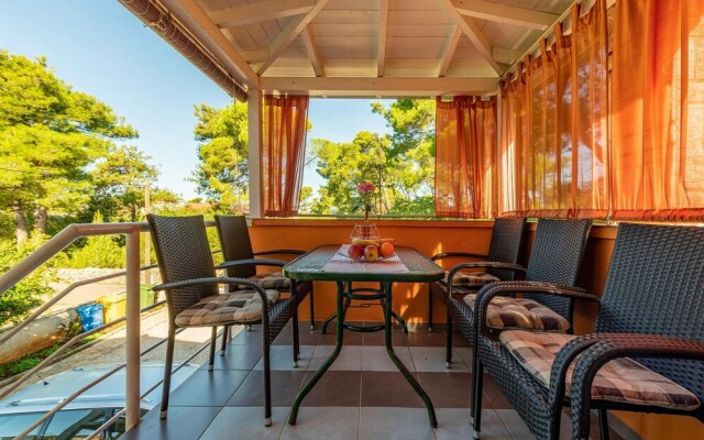 Nice Apartment in Vir With Wifi and 2 Bedrooms