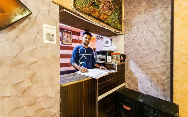 OYO 60800 Hotel Landlord