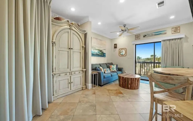 1 bed Beach Pools Waterfront Boating Palmaway