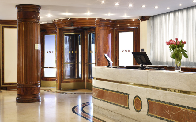 Отель UNAHOTELS Scandinavia Milano