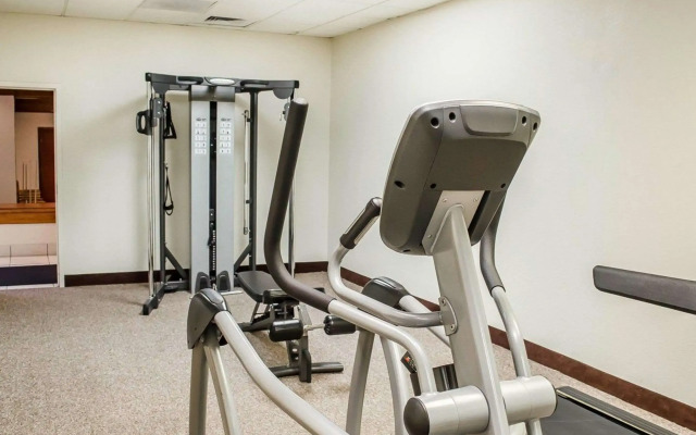 Quality Inn & Suites Pensacola Bayview