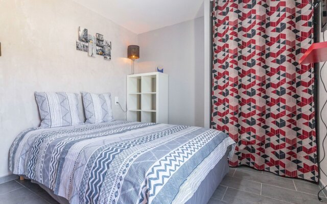 Serene Villa in Saint-Victor-la-Coste with Private Pool