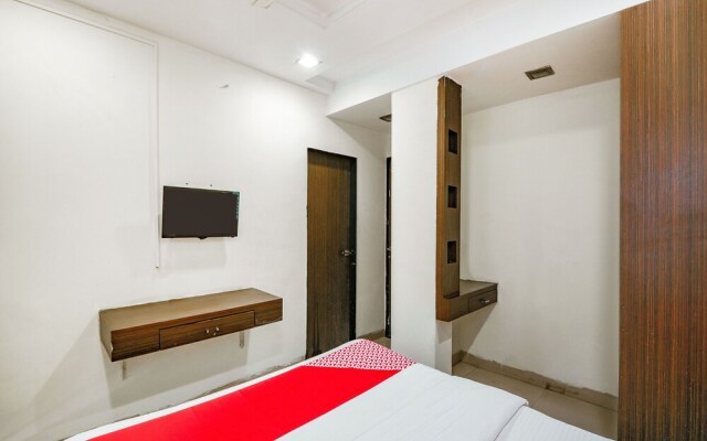Hotel The Gentleman by OYO Rooms