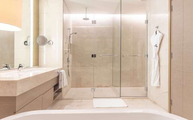 Radisson Collection Muscat, Hormuz Grand