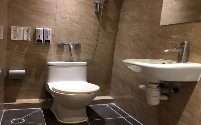 Rich Hotel