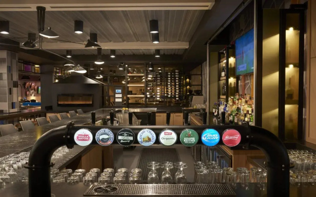 Delta Hotels by Marriott Toronto Airport & Conference Centre