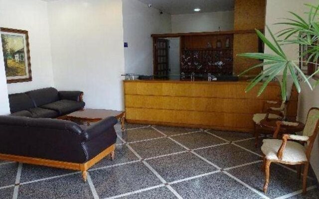 Jardim de Allah Flat Service