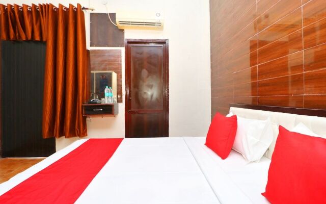 Oyo 37097 Raj Apartments