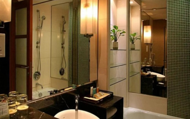 5 Star Wharton International Hotel