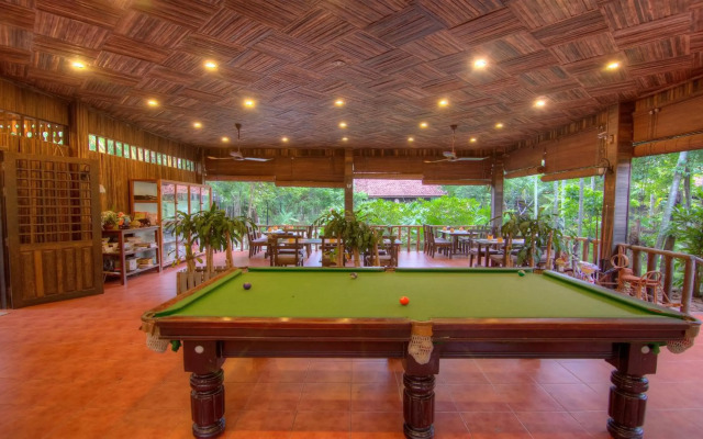 Palm Village Resort & Spa
