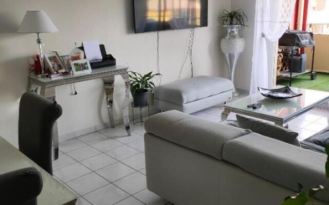 Le Calme Avec Terrasse Et Fibre Deux Chambres