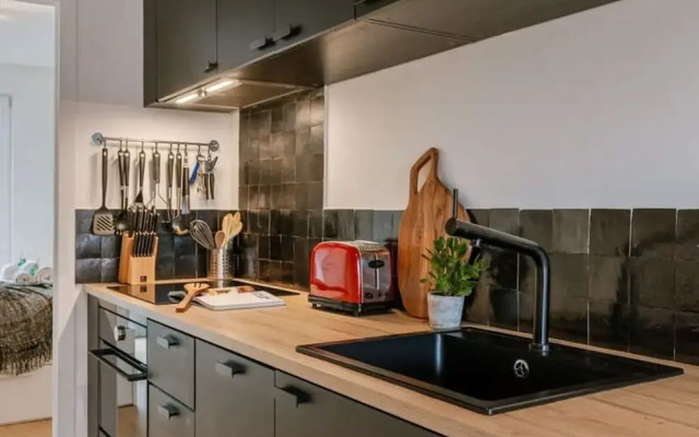 Homely Duplex Near Historic City Center Station