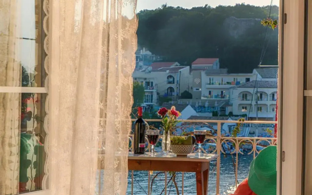 MANESSIS Apartments Kassiopi Bay Corfu