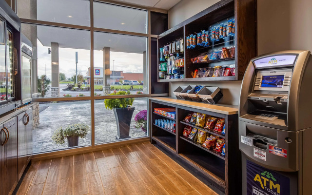 Best Western Plus Bolivar Hotel & Suites