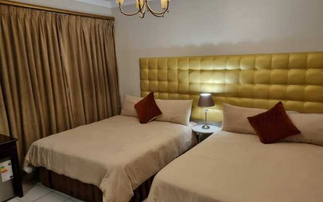 Savoy Lodge With Breakfast Included - Budget Triple Room 3