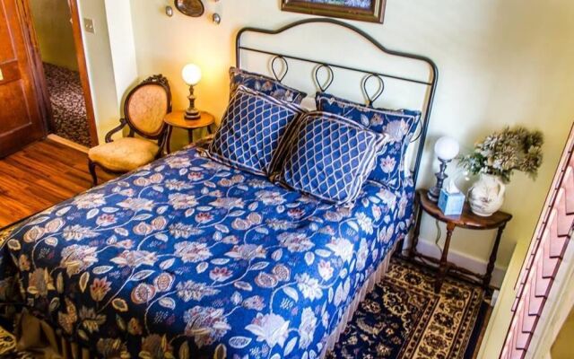 Nutt House Historic Hotel