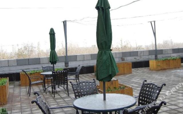 Luyuanchun Boutique Hotel (Jiaozuo University of Technology Shuangyong Theme Park)
