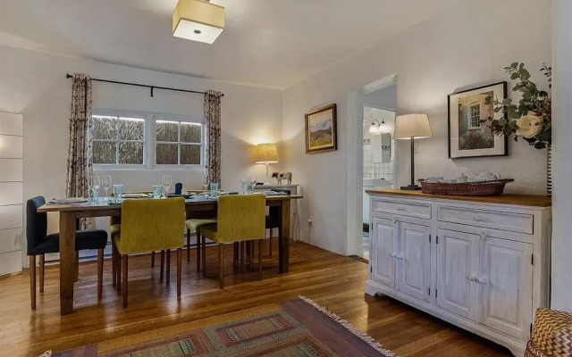 Artist Adobe - Blocks From The Plaza and Rail Yard, Southwestern Charm, Modern Touches