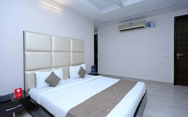 OYO 8305 Blessings Inn