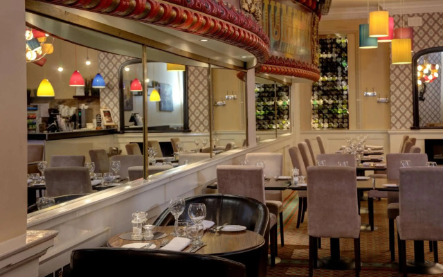 Crown and Mitre Hotel