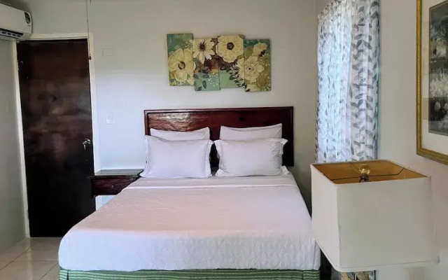 Paradise On The Rocks Hotel