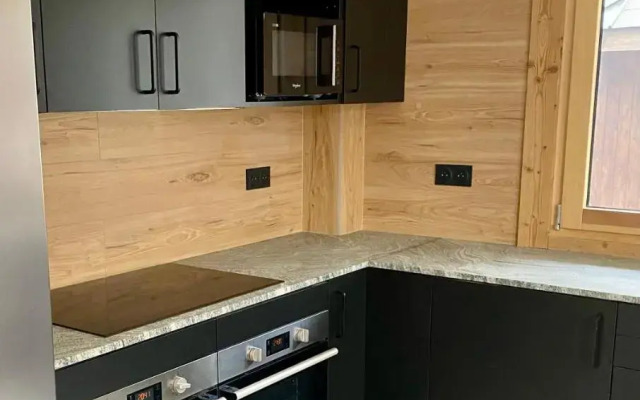 3 Bedrooms, Whole floor, New Kitchen, Town Centre