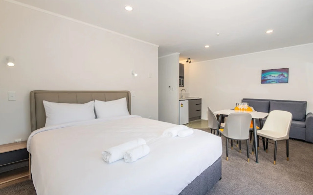 Aurora City Suites Motel