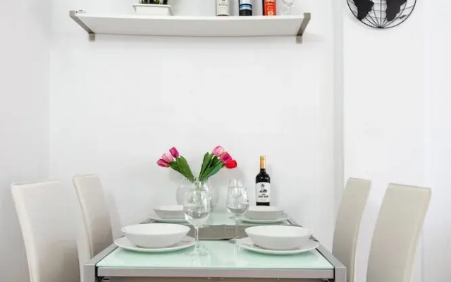 Tasteful Apartment Near the Beach Ref 107