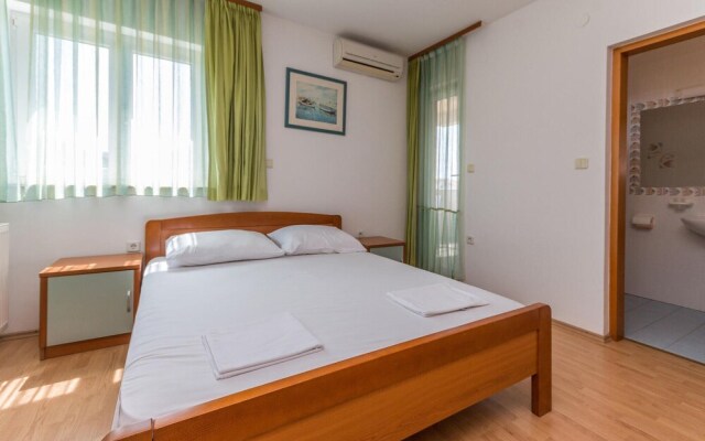 Awesome Apartment in Pakostane With Wifi