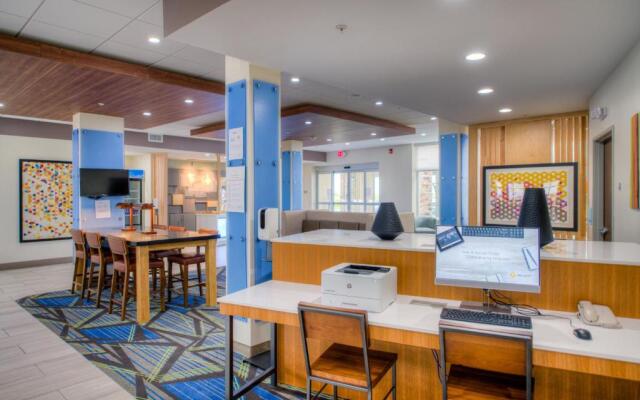 Holiday Inn Express & Suites Remington by IHG