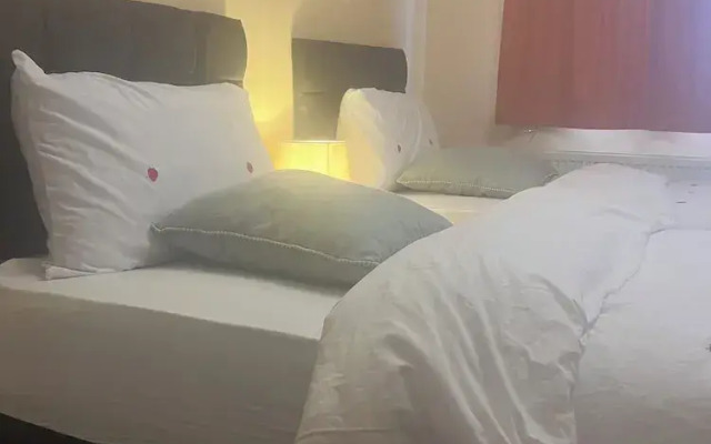 Cozy Basildon Retreat With 3 Bedrooms Free Parking