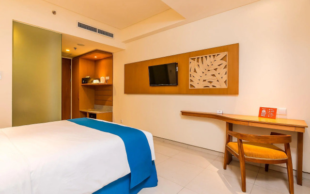 ZEN Rooms Kuta Square Mall