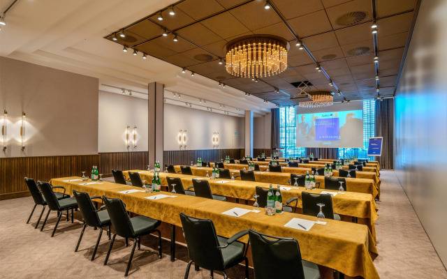 Radisson Blu Senator Hotel