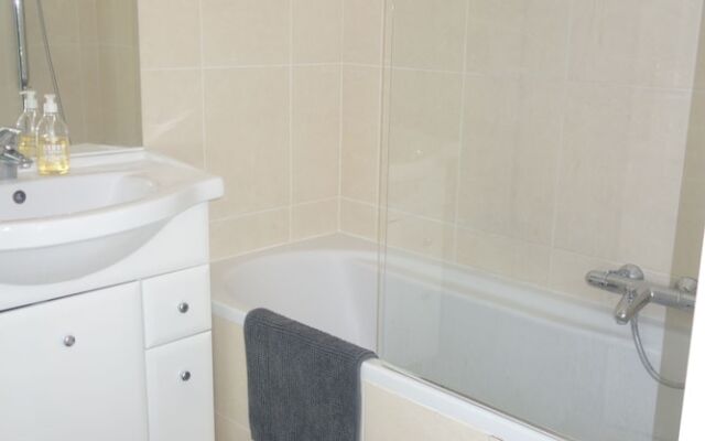 Welcome to Cannes - Bristol