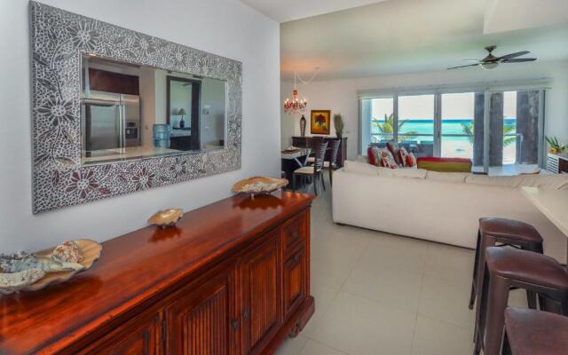 True Beachfront Condo - Corazon