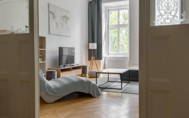 SUPER CENTRAL 2BR-2BT with Balcony&View&Sauna&Jacuzzi